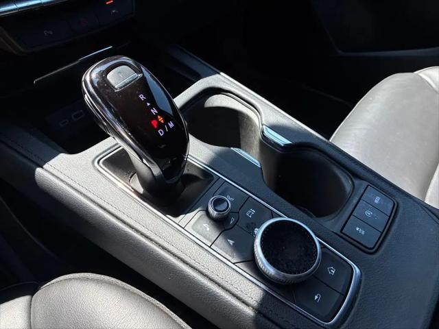 2024 Cadillac XT4 AWD Premium Luxury