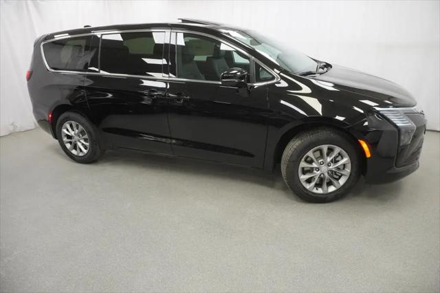 2027 Chrysler Pacifica Select AWD