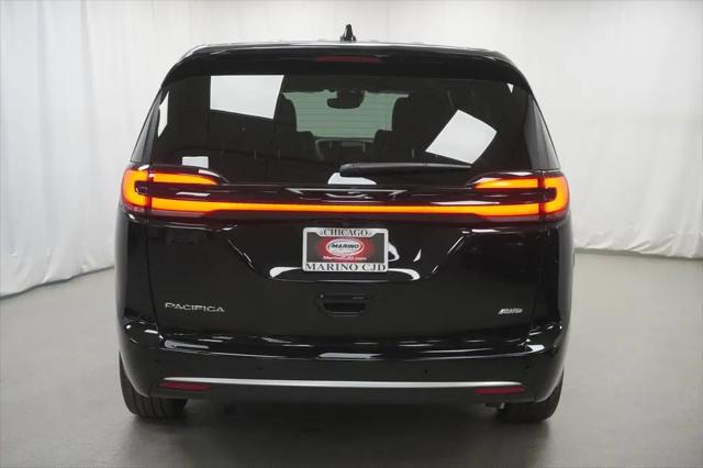 2027 Chrysler Pacifica Select AWD