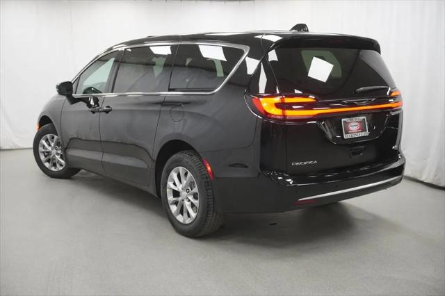 2027 Chrysler Pacifica Select AWD