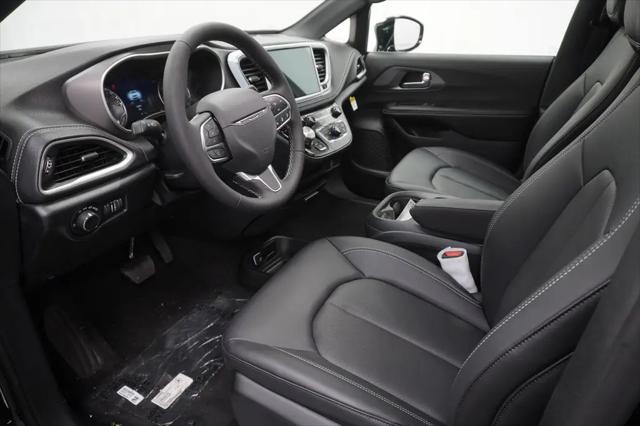 2027 Chrysler Pacifica Select AWD