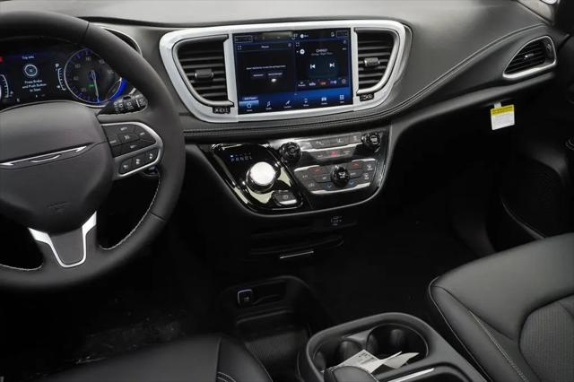 2027 Chrysler Pacifica Select AWD