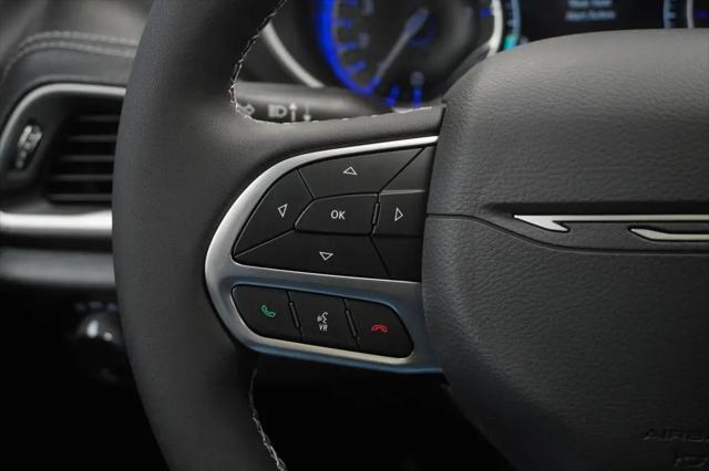 2027 Chrysler Pacifica Select AWD
