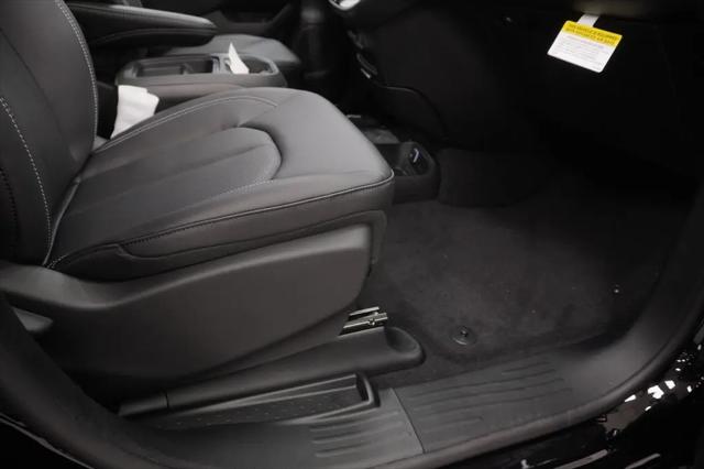 2027 Chrysler Pacifica Select AWD