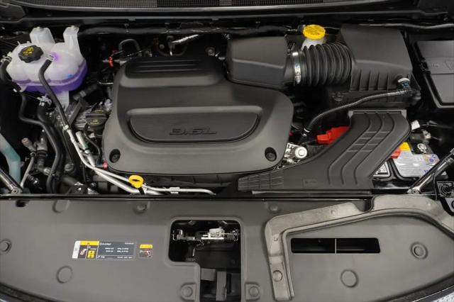 2027 Chrysler Pacifica Select AWD