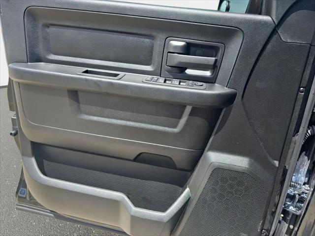 2024 Ram 1500 Classic Tradesman Crew Cab 4x2 5'7" Box