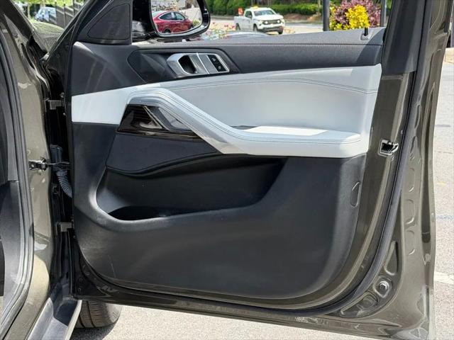 2023 BMW X6 xDrive40i