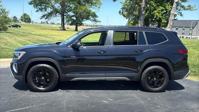 2024 Volkswagen Atlas 2.0T Peak Edition SEL