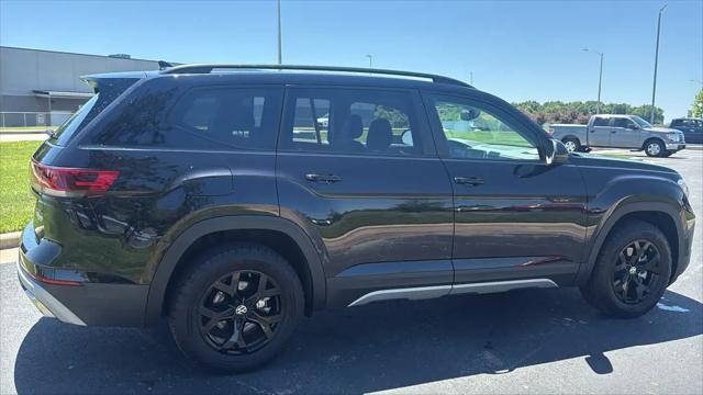 2024 Volkswagen Atlas 2.0T Peak Edition SEL