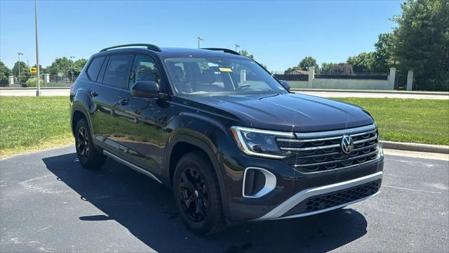 2024 Volkswagen Atlas 2.0T Peak Edition SEL