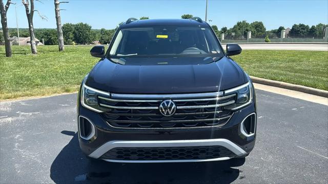 2024 Volkswagen Atlas 2.0T Peak Edition SEL