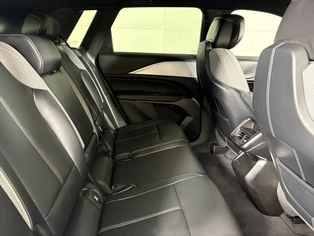 2024 Cadillac iQ Tech w/1SA