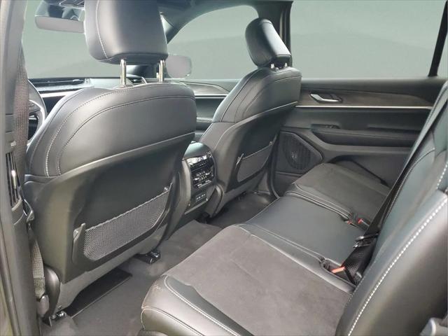 2026 Jeep Grand Cherokee L Altitude 4x2