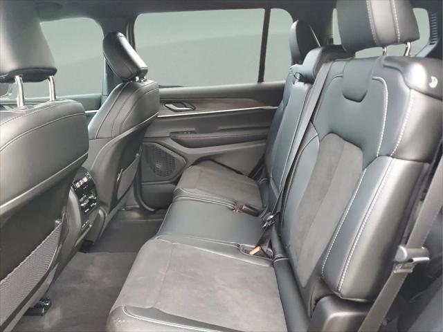 2026 Jeep Grand Cherokee L Altitude 4x2