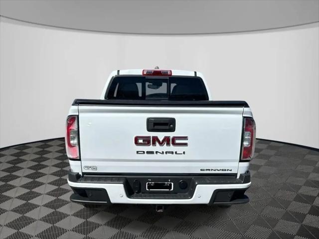 2022 GMC Canyon 4WD Crew Cab Short Box Denali
