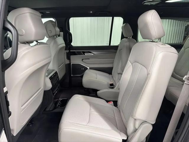 2026 Jeep Grand Wagoneer L 4x2