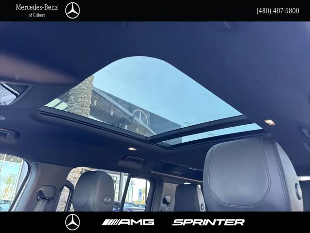2024 Land Rover Defender 110 P400 X-Dynamic SE