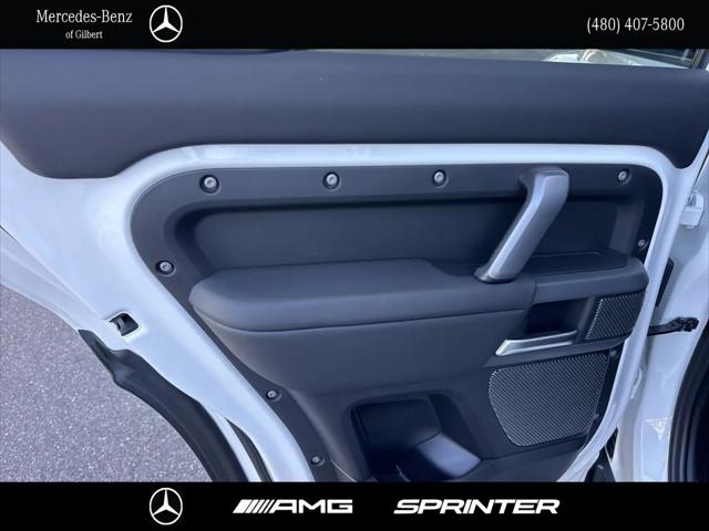 2024 Land Rover Defender 110 P400 X-Dynamic SE
