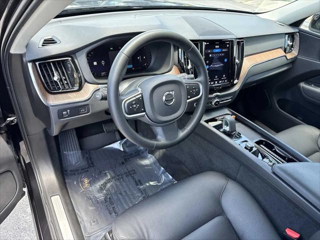 2022 Volvo XC60 B5 Momentum