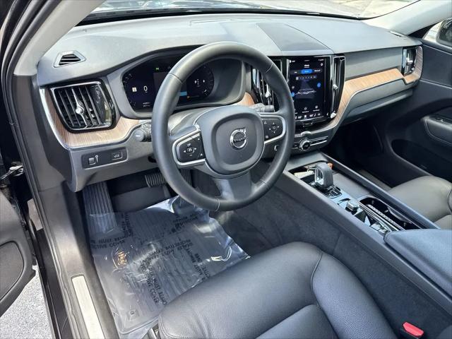2022 Volvo XC60 B5 Momentum