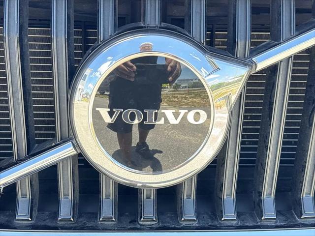 2022 Volvo XC60 B5 Momentum