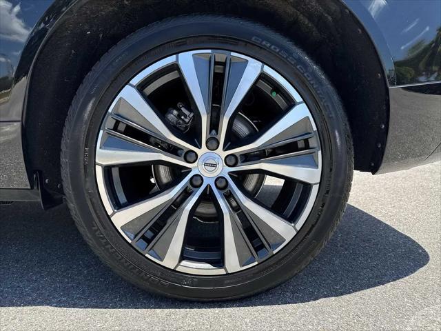 2022 Volvo XC60 B5 Momentum