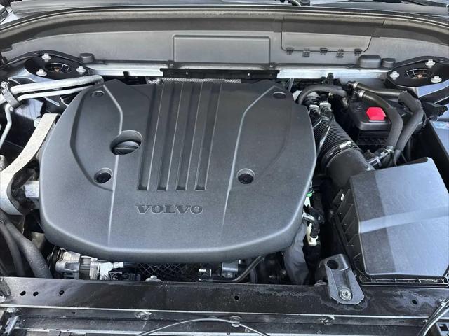 2022 Volvo XC60 B5 Momentum