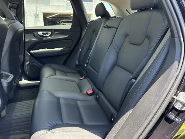 2022 Volvo XC60 B5 Momentum