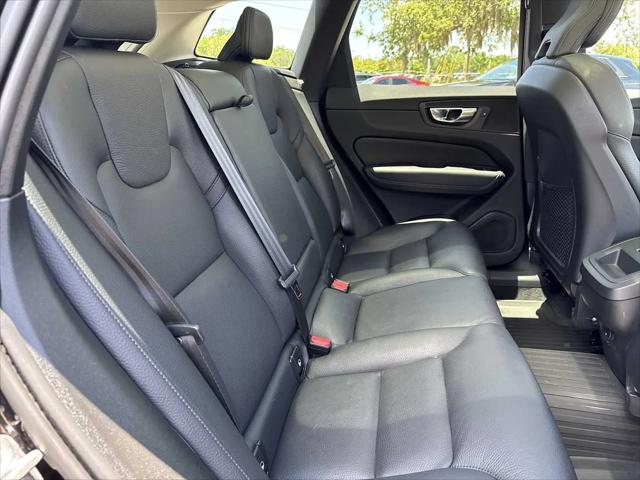 2022 Volvo XC60 B5 Momentum