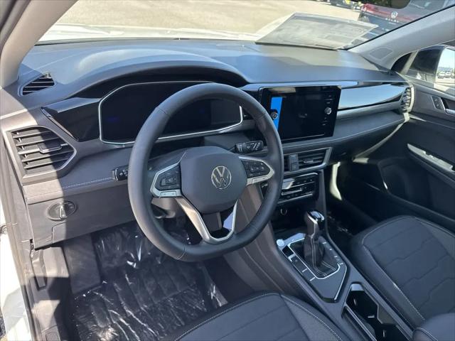 2026 Volkswagen Taos SE Black
