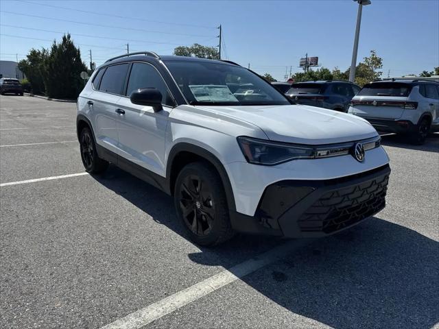 2026 Volkswagen Taos SE Black