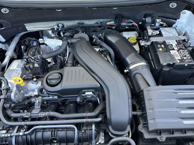 2026 Volkswagen Taos SE Black