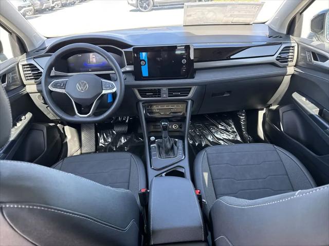 2026 Volkswagen Taos SE Black