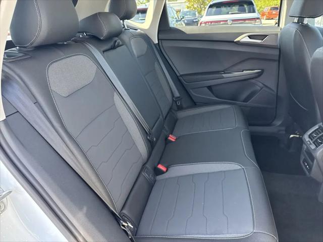2026 Volkswagen Taos SE Black