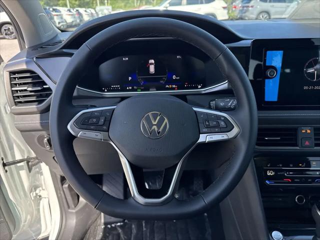 2026 Volkswagen Taos SE Black