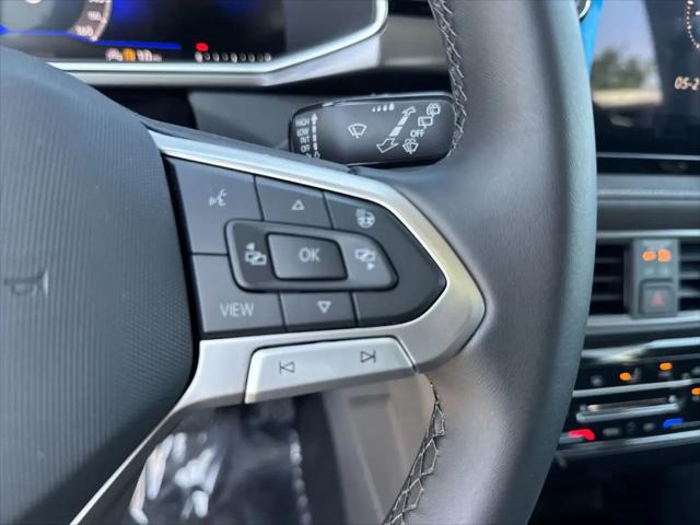 2026 Volkswagen Taos SE Black