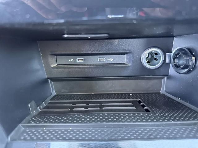 2026 Volkswagen Taos SE Black