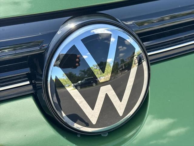 2026 Volkswagen Taos SE