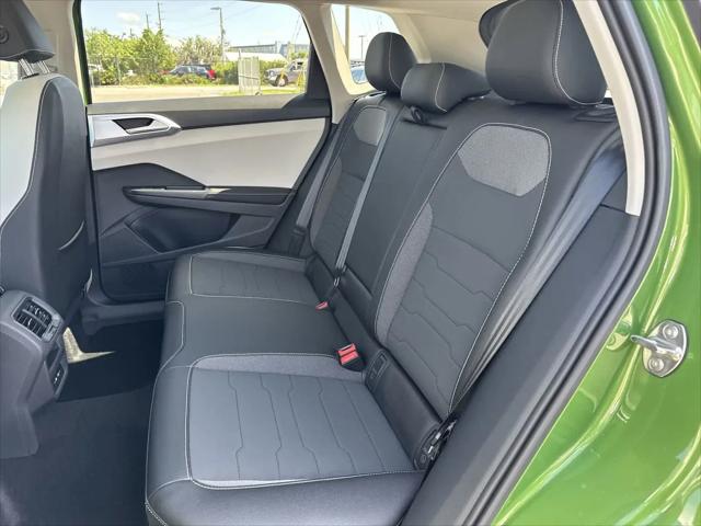 2026 Volkswagen Taos SE