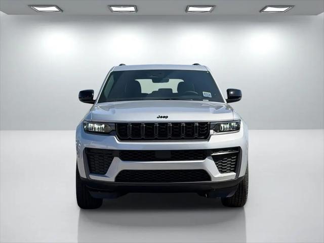 2026 Jeep Grand Cherokee Altitude 4x2