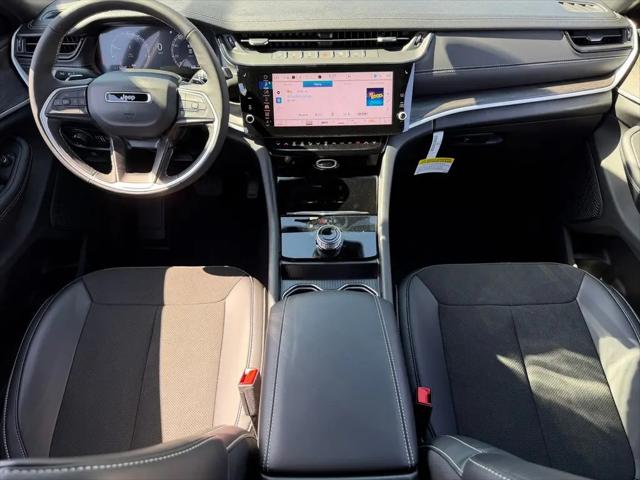 2026 Jeep Grand Cherokee Altitude 4x2