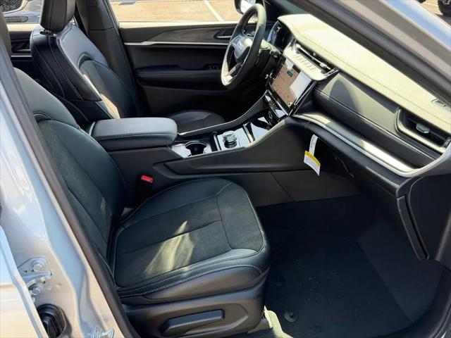 2026 Jeep Grand Cherokee Altitude 4x2