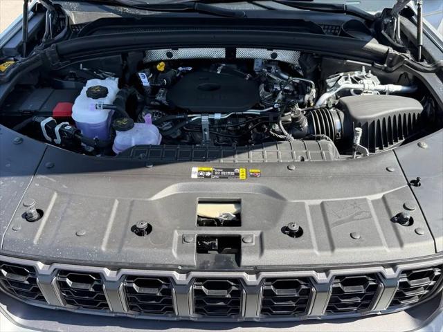 2026 Jeep Grand Cherokee Altitude 4x2