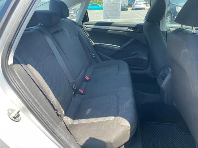 2015 Volkswagen Passat 1.8T S