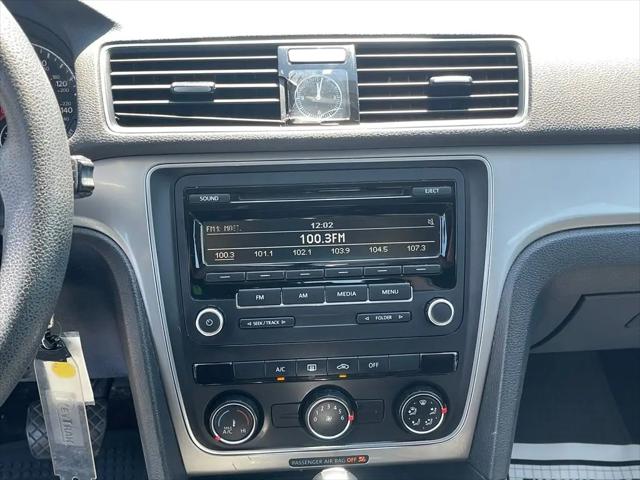 2015 Volkswagen Passat 1.8T S