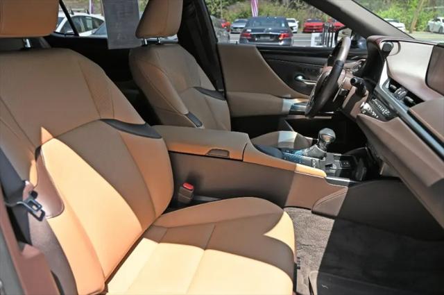 2021 Lexus ES 300h ES 300h