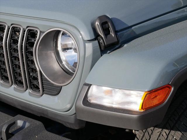 2025 Jeep Gladiator Sport S