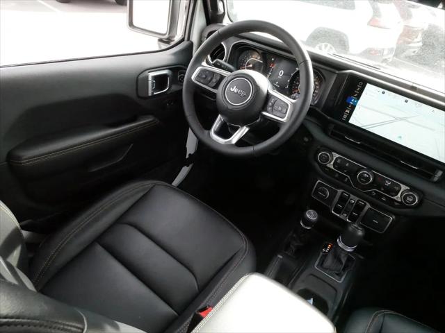 2025 Jeep Wrangler 4-Door Sahara 4x4