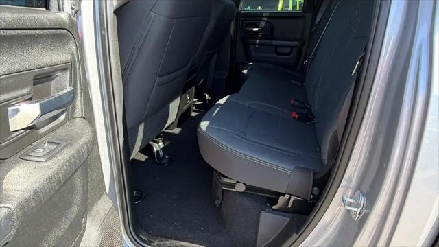 2024 Ram 1500 Classic Warlock Quad Cab 4x4 6'4" Box