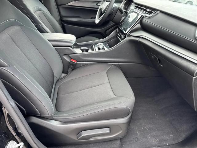 2024 Jeep Grand Cherokee Laredo 4x4